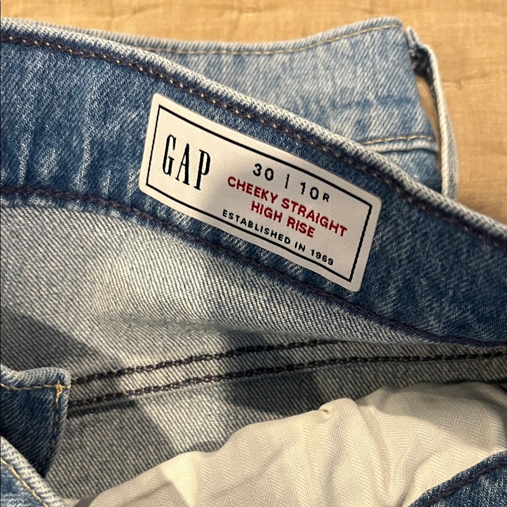 GAP Women's Light Blue Straight Leg Jeans - Picture 2 of 3